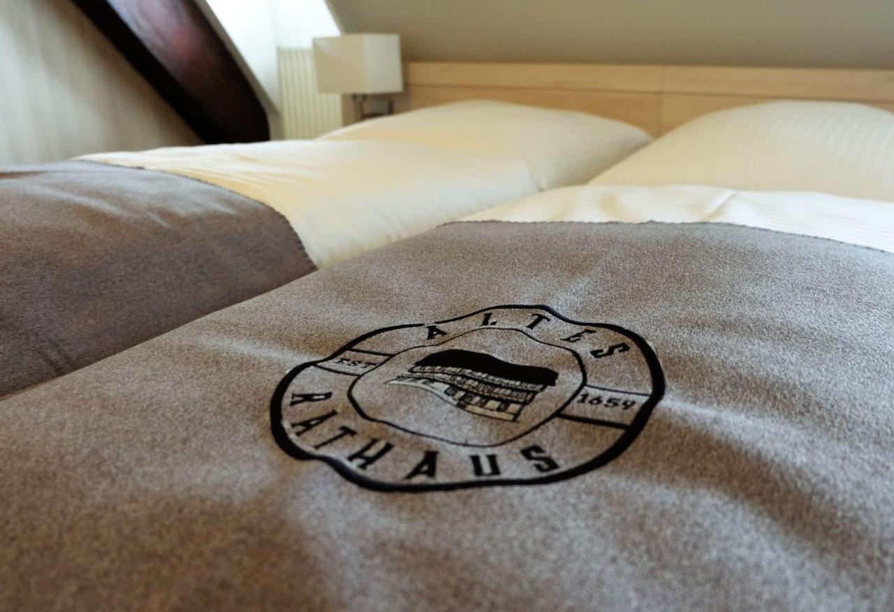 Altes Rathaus Hotel-Restaurant-Cafe 沃尔夫根 外观 照片
